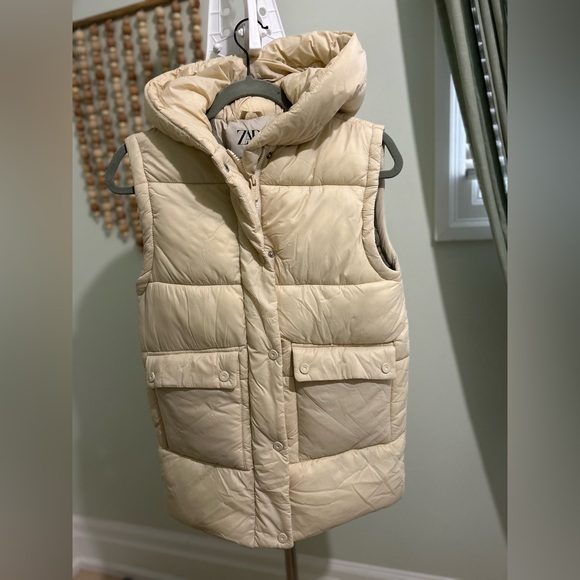 Zara Vest - Picture 1 of 3